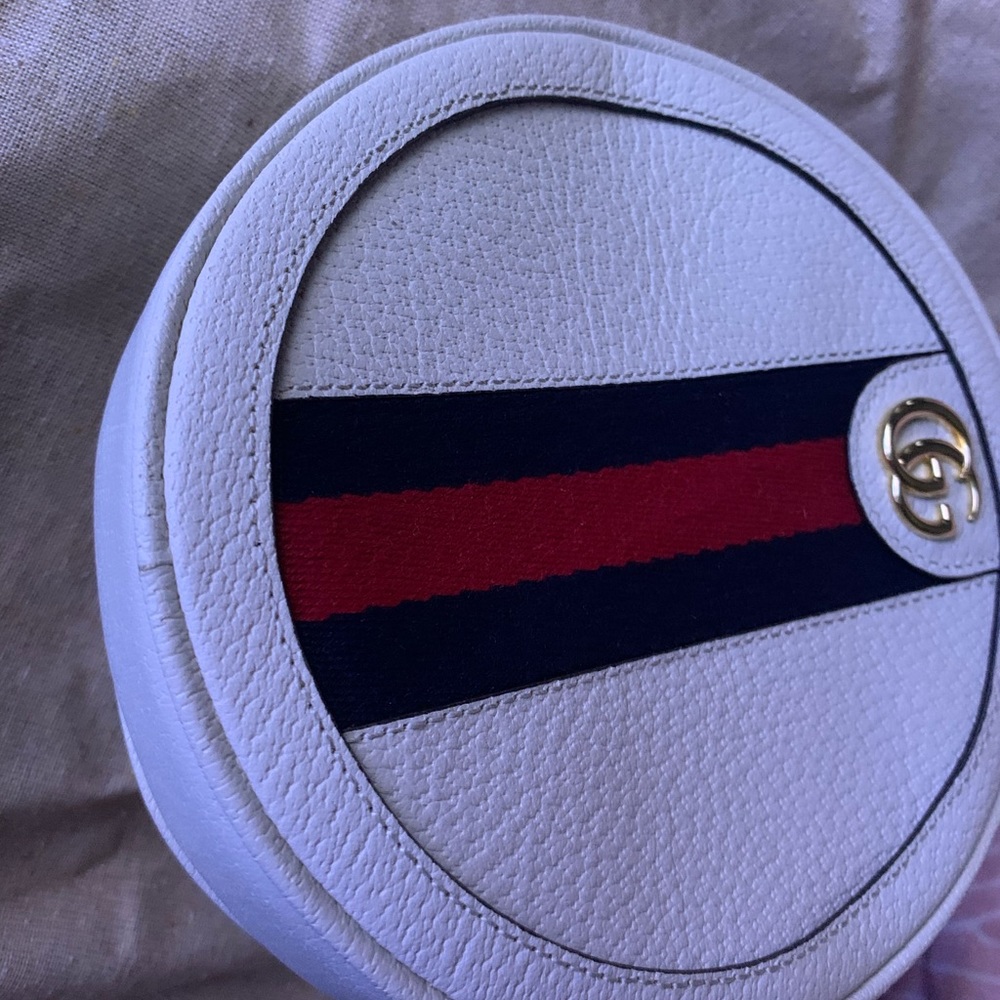 Gucci mini white round backpack 🎒
